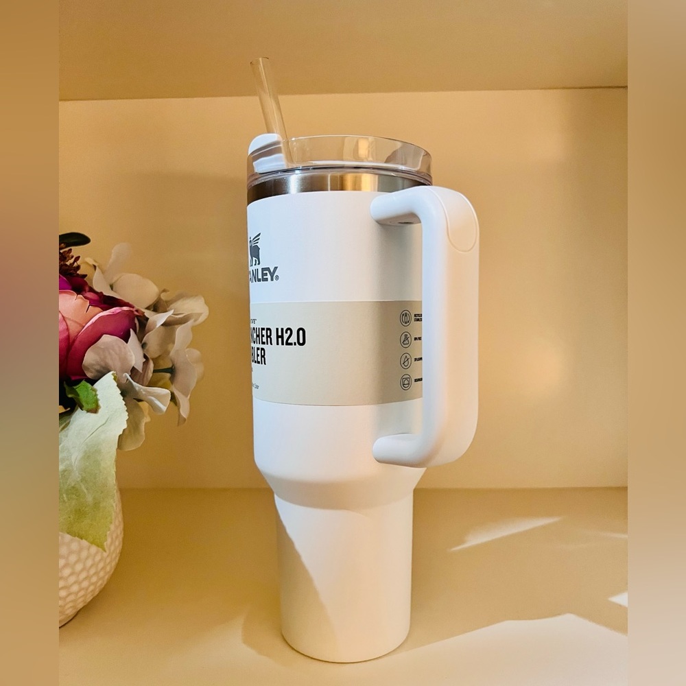🎉LAST CHANCE🎉Stanley 40 oz. Quencher H2.0 FlowState Tumbler Brilliant White - Picture 4 of 11